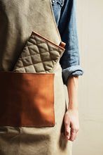 Carica l'immagine nel visualizzatore di Gallery, grembiuli e cappelli chef pubblicitari in cotone, pu colore marrone_marrone 1293932 DET06