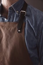 Carica l'immagine nel visualizzatore di Gallery, grembiuli e cappelli chef pubblicitari in cotone, pu colore marrone_marrone 1293934 DET07