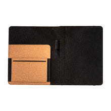 Carica l'immagine nel visualizzatore di Gallery, portablocchi e cartelline personalizzati in sughero colore naturale_naturale 1193846 DET06