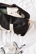 Carica l'immagine nel visualizzatore di Gallery, borsoni da viaggio personalizzati in pet colore nero_nero 12296887 DET09