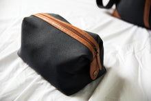 Carica l'immagine nel visualizzatore di Gallery, pochette e beauty case personalizzate in rpet, pu colore grigio_grigio 122327731 DET06