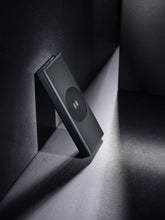 Carica l'immagine nel visualizzatore di Gallery, power bank da personalizzare in alluminio riciclato, abs riciclato colore grigio_grigio 121703982 DET09