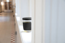 Carica l'immagine nel visualizzatore di Gallery, tazze termiche e bicchieri con tappo personalizzate in vetro, silicone colore nero_nero 121714987 DET08