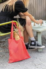 Carica l'immagine nel visualizzatore di Gallery, shopper promozionali in rpet colore rosso-ciliegia_rosso 121747983 DET06