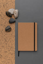 Carica l'immagine nel visualizzatore di Gallery, block notes e taccuini pubblicitari in fsc® sughero, carta di pietra colore marrone_marrone 121749175 DET08