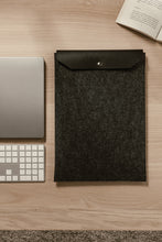 Carica l'immagine nel visualizzatore di Gallery, custodie per tablet e PC personalizzate in feltro riciclato, pu colore nero_nero 122350528 DET07