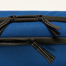 Carica l'immagine nel visualizzatore di Gallery, pochette e beauty case personalizzate in rpet colore blu_blu 1141395829 DET08