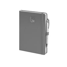 Carica l'immagine nel visualizzatore di Gallery, agenda con logo 2024 in cartoncino grigia 041691976 VAR01