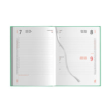 Carica l'immagine nel visualizzatore di Gallery, agenda personalizzata 2024 in gommato verde 041691840 DET01