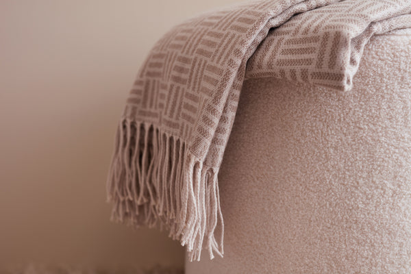 Carica l&#39;immagine nel visualizzatore di Gallery, plaid e coperte pubblicitari in acrilico colore marrone_marrone 122291171 DET09
