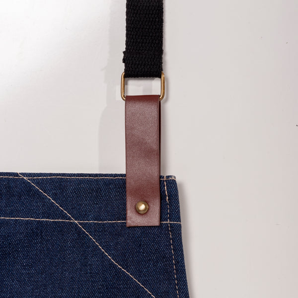 Carica l'immagine nel visualizzatore di Gallery, grembiuli e cappelli chef personalizzati in denim colore jeans_blu 1196120 DET02
