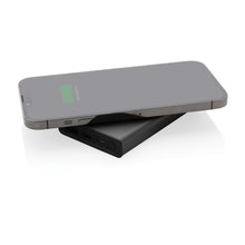 Carica l&#39;immagine nel visualizzatore di Gallery, power bank da personalizzare in alluminio riciclato, abs riciclato colore grigio_grigio 121703981 DET03
