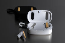 Carica l'immagine nel visualizzatore di Gallery, auricolari wireless da personalizzare in abs riciclato, fsc® bambù colore bianco_bianco 121704703 DET09
