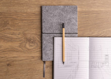 Carica l&#39;immagine nel visualizzatore di Gallery, block notes e taccuini personalizzati in feltro riciclato, carta colore nero_nero 121749164 DET08
