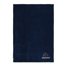 Carica l&#39;immagine nel visualizzatore di Gallery, plaid e coperte personalizzati in rpet, pu colore blu-navy_blu 12295757 DET06
