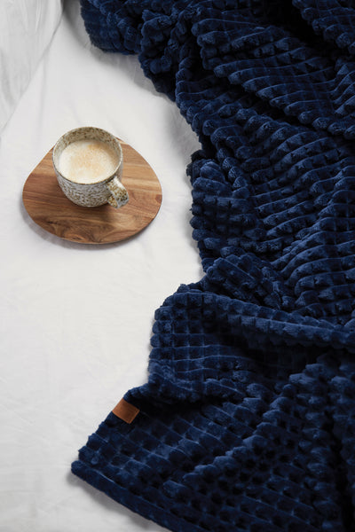 Carica l&#39;immagine nel visualizzatore di Gallery, plaid e coperte personalizzati in rpet, pu colore blu-navy_blu 12295757 DET09
