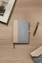 Carica l&#39;immagine nel visualizzatore di Gallery, taccuini e block notes da personalizzare in carta, feltro riciclato colore grigio_grigio 122349018 DET08
