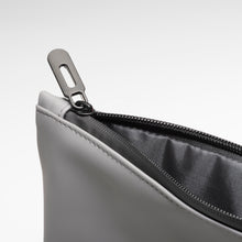 Carica l'immagine nel visualizzatore di Gallery, pochette e beauty case personalizzate in pu colore grigio_grigio 1141394825 DET03
